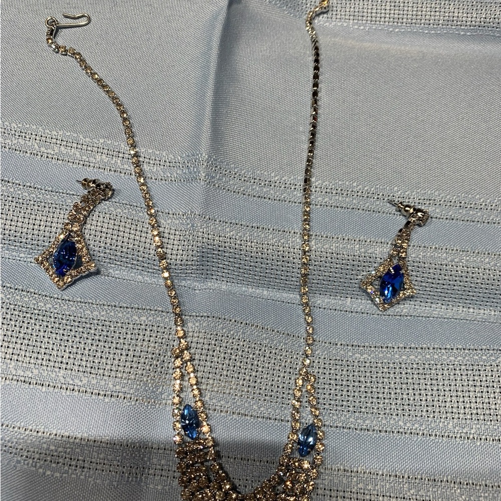 Elegant Blue and Silver Jewelry Set